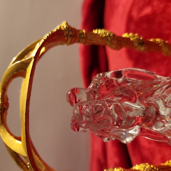 bride and groom statue - Picture 3 of 5